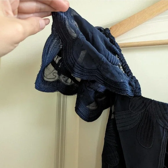 Revolve Lovers + Friends Life's a Beach Navy Blue Off Shoulder Top Womens Size M - Picture 6 of 10